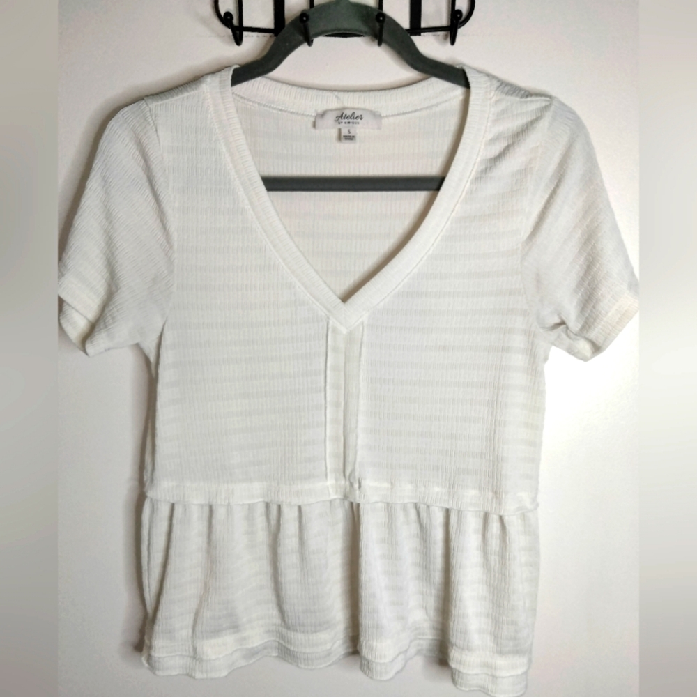 Atelier by Kirious (Size S) Cream Textured Stretch V-Neck SS Peplum Blouse